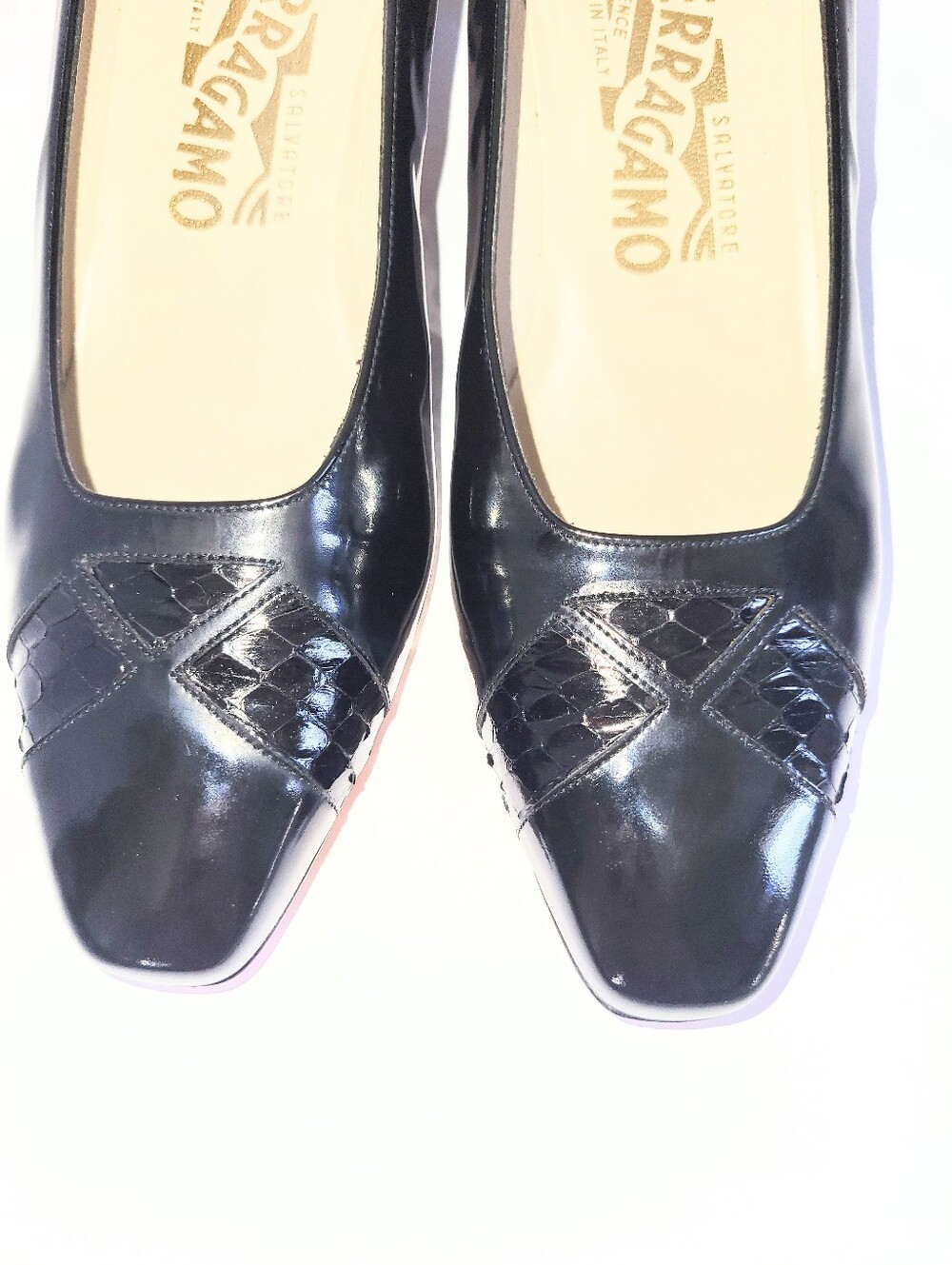 Salvatore Ferragamo Vintage 1980's Black Patent Leather Pumps Low Heel Size 7 - Picture 14 of 16